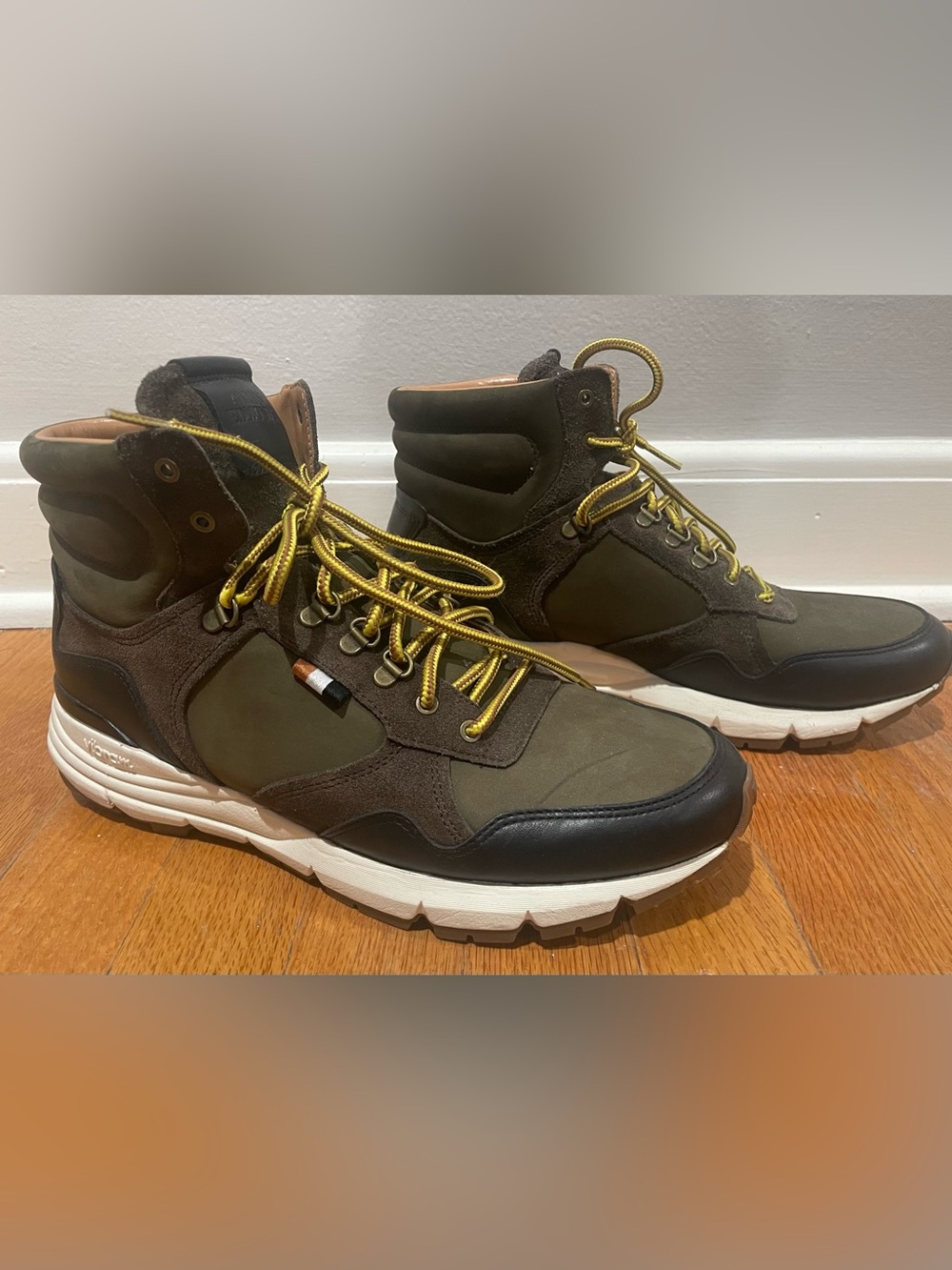 Allen Edmonds Canyon weatherproof high-top sneakers - Picture 6 of 9